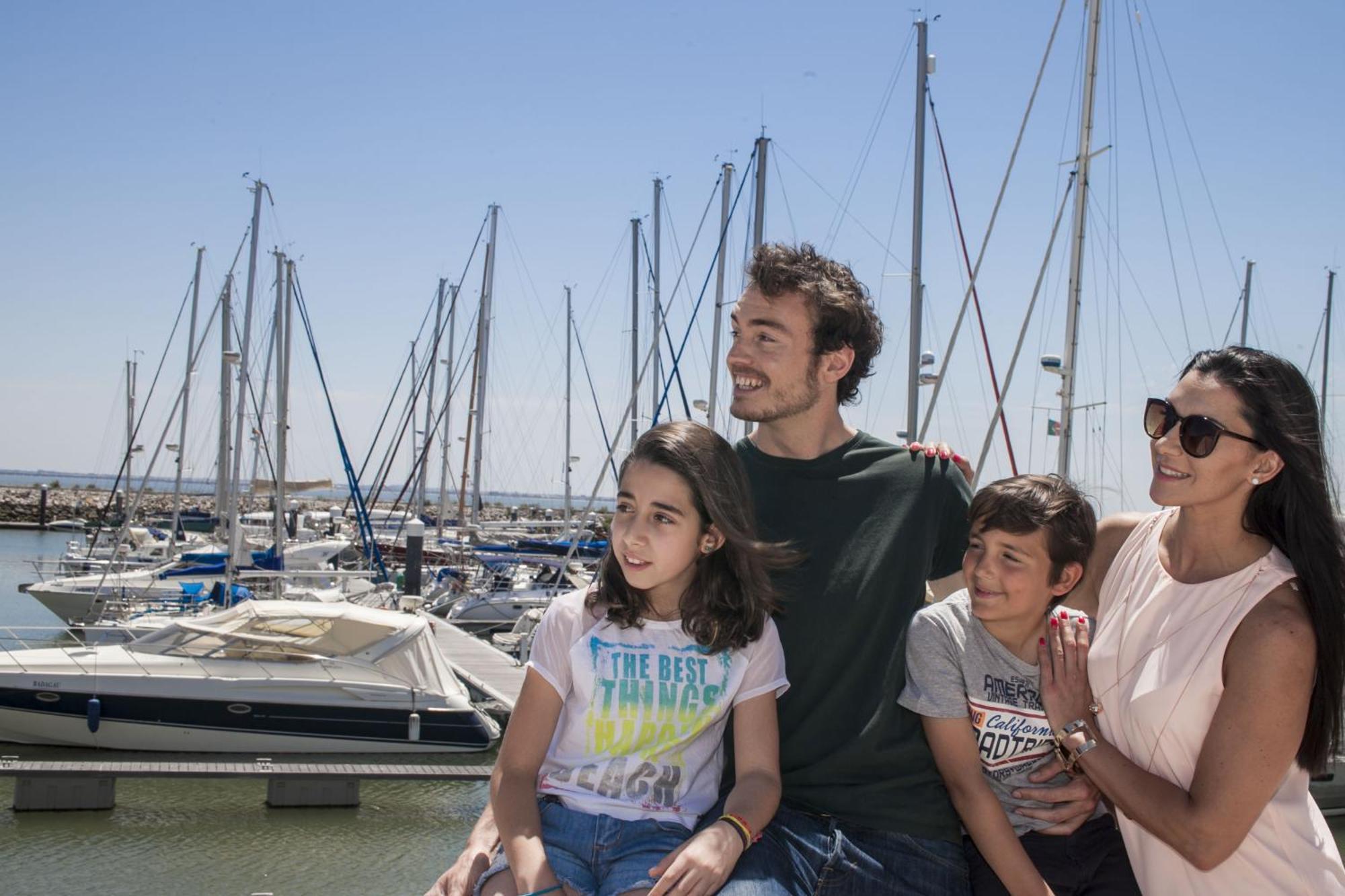 Apt In Lisbon Marina Tejo - Parque Das Nacoes Luaran gambar