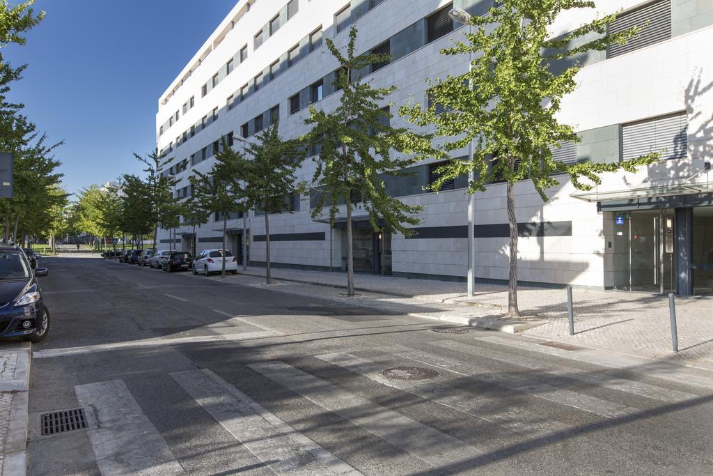 Apt In Lisbon Marina Tejo - Parque Das Nacoes Luaran gambar